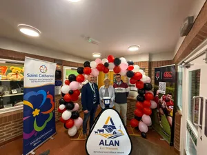 ImprintNow.ca - Triangle Pop Up Banners