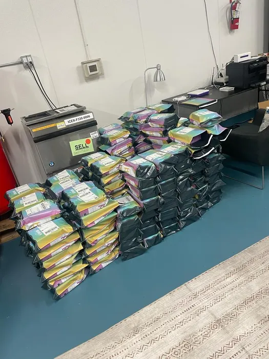 ImprintNow.ca - Custom Poly Mailer