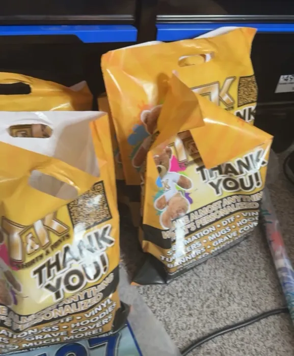 ImprintNow.ca - Die Cut Handle Bag