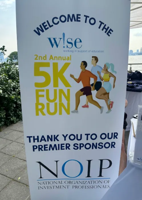 ImprintNow.ca - Roll Up Banner Stands