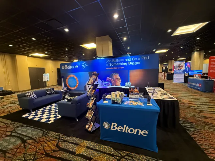 ImprintNow.ca - Custom Square Table Covers