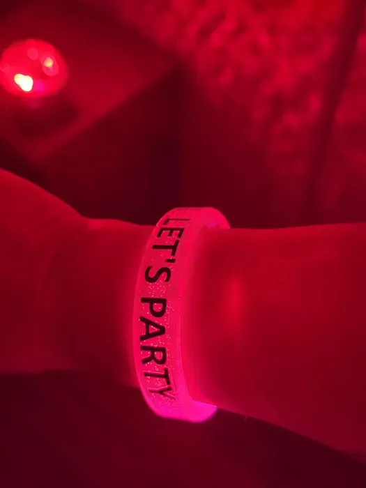 ImprintNow.ca - Glow Wristbands