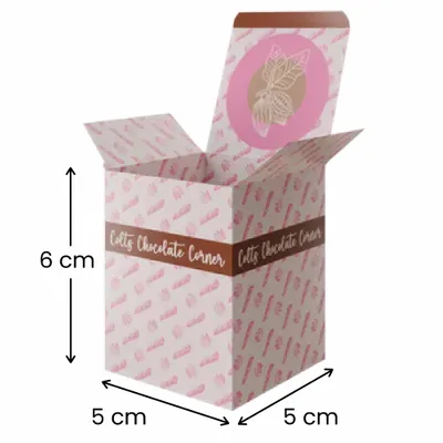 5 x 5 x 6 cm This is a custom-branded shipping box with a repetitive pattern design and the text 'Cali's Chocolate Corner' on the side, suggesting a personalised packaging option for a business.
