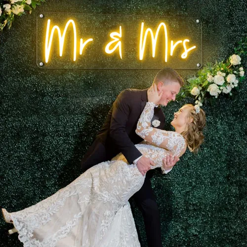 Mr & Mrs Neon Sign - Imprint Now - CA